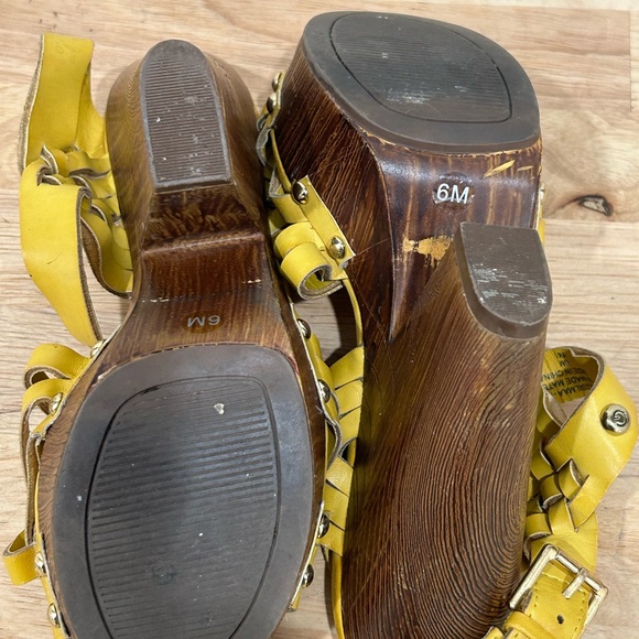 Guess Yellow Platform Sandals SZ 6M - Picture 7 of 7